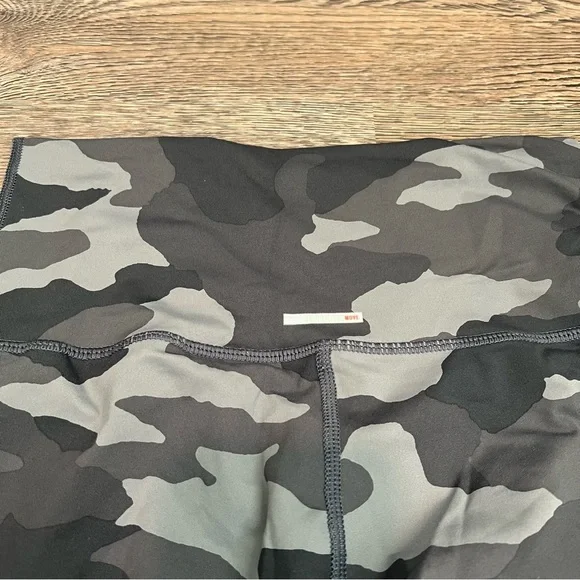 Aerie Chill Play Move Camouflage Leggings - Picture 5 of 7